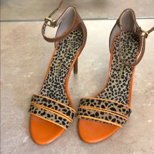 Jessica Simpson leopard heel 8